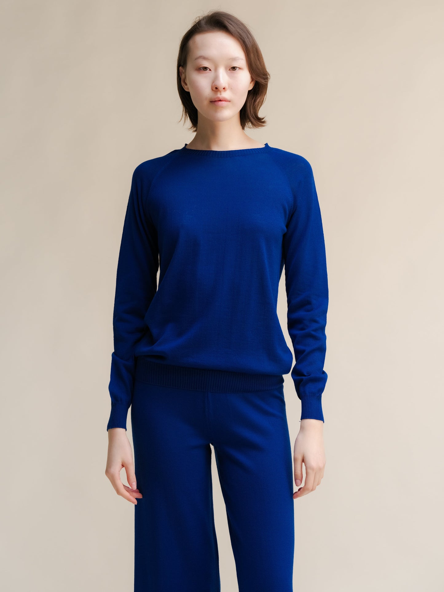 Extra Fine Merino Raglan Crewneck